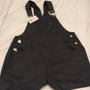 We wore what black linen overall shorts